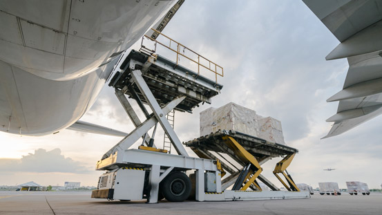 Airfreight cargo lift